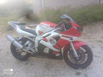 Yamaha R6 
