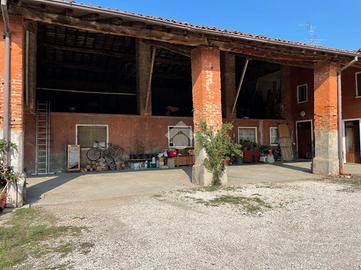 CASA DI CORTE A LENO