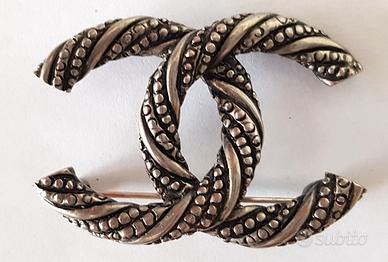 spilla Chanel originale modello "Twisted CC"