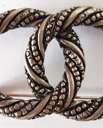 spilla Chanel originale modello "Twisted CC"