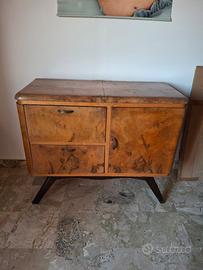 mobile gon giradischi 