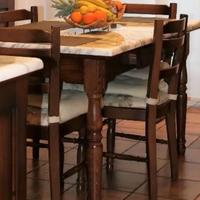 Tavolo in legno e marmo