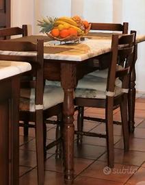 Tavolo in legno e marmo