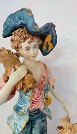Statua di uomo in porcellana di Capodimonte.
