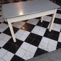 TAVOLO  VINTAGE ANNI 50-60 CON SEDIE