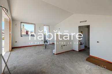Trilocale con terrazza in via della menta
