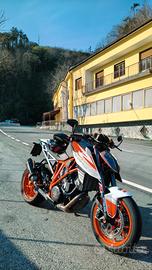KTM 1290 SuperDuke R 