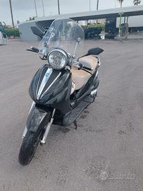 Beverly 500 cruiser