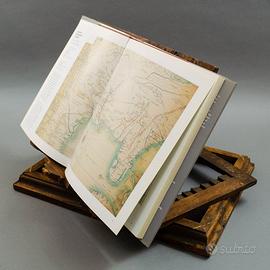 Antico leggìo girevole in legno d'ulivo