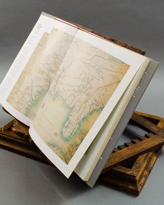 Antico leggìo girevole in legno d'ulivo