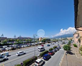 4 LOCALI A GENOVA