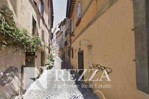 Immobile di 390 m² con più di 5 locali a Roma
