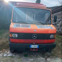 Foodtruck Mercedes 609d