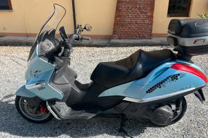 Scouter aprilia  atlantic 500