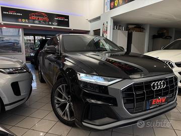 Audi Q8 45 TDI quattro tiptronic S-LINE..