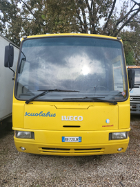 Autobus 42 posti iveco 80e18