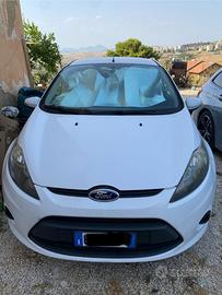 Auto Ford Fiesta
