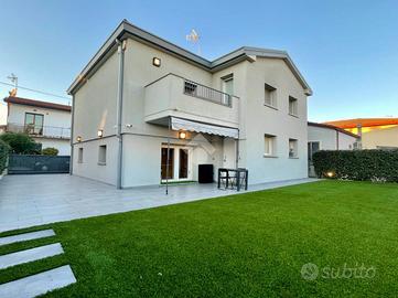 VILLA SINGOLA A SELVAZZANO DENTRO