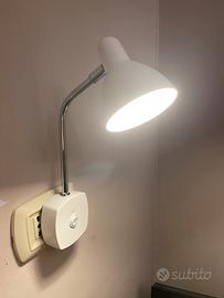 lampada da comodino  o scrivania a LED,
