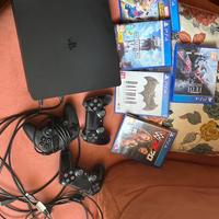 Playstation 4 (con videogiochi e 3 joystick)