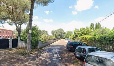 CECCHiGNOLA MONOLOCALE ARREDATO CON POSTO AUTO