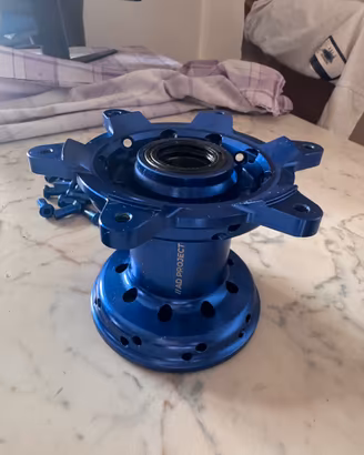 Mozzo ruota marca ADPROJECT blu ergal + nipples
