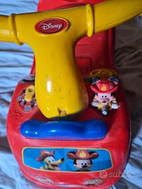 Macchinina cavalcabile e Casa  Disney