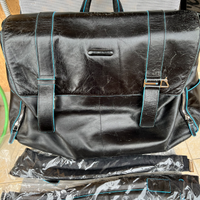 BORSONE PIQUADRO IN PELLE MORBIDA CON BRET. ZAINO