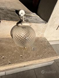 Lampadario in vetro forma “palla”