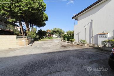 VILLA A SCHIERA A CROPANI