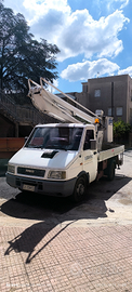 Iveco Daily 35.8 con piattaforma aerea Bizzocchi