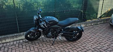 Trident 660