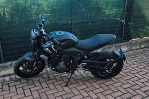 Trident 660