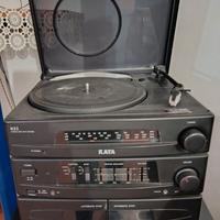 impianto stereo con giradischi e casse