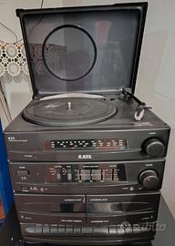 impianto stereo con giradischi e casse