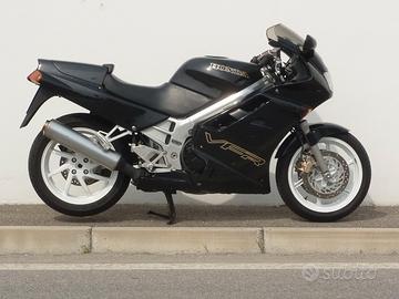 Honda VFR 750 F