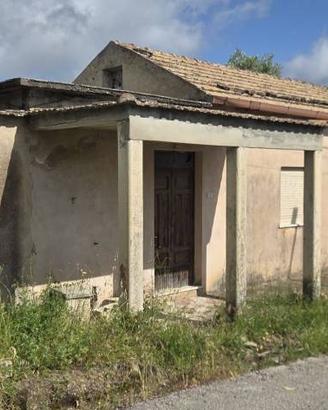 Rustico / Casale di 122 m² con 3 locali e box auto
