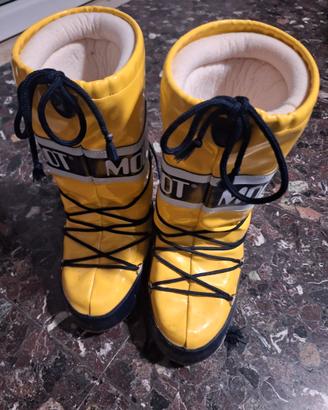 Doposci Moon boot 35-38 gialli lucidi usati 1volta
