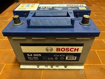 Batteria Bosch S4 005 (12V 60Ah 540A)