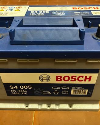 Batteria Bosch S4 005 (12V 60Ah 540A)
