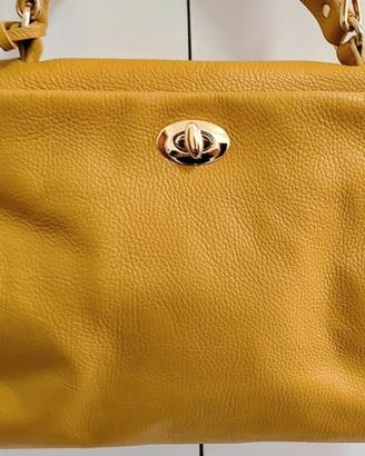 Borsa da donna Vera pelle colore senape firmata.