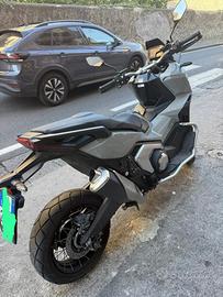 Xadv 750 grigio finanza