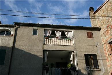AP42 - Sinalunga appartamento in campagna