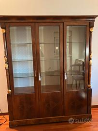 Vetrina argentiera parete classica in noce e oro 