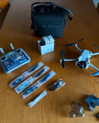 Drone DJI Mini 4 Pro More Fly Combo