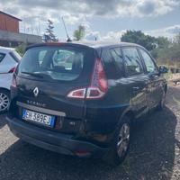 Renault Scenic Scénic X-Mod 1.5 dCi 110CV 2011