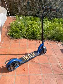 Monopattino elettrico leggere descrizione