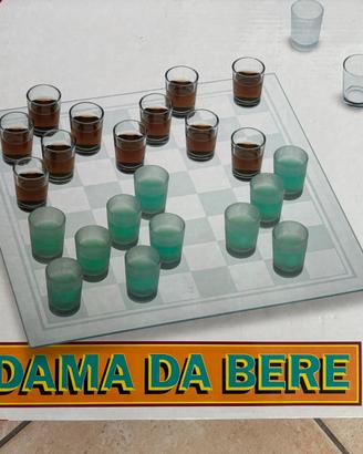 Dama da bere in vetro