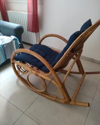 sedia a dondolo bambù e vimini con cuscino cotone