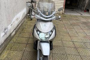 Beverly 250